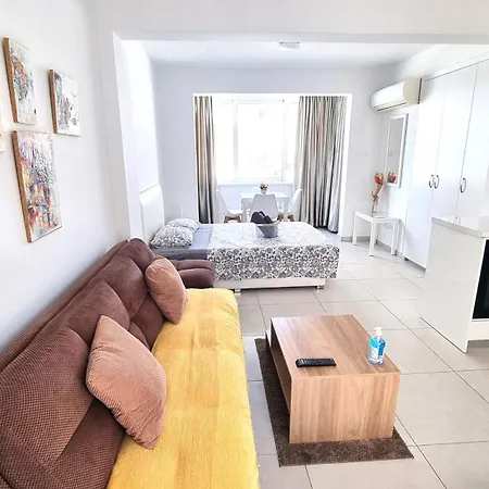 Stylish Studio - 2 Minutes From Kastella Beach Larnaca Exterior photo
