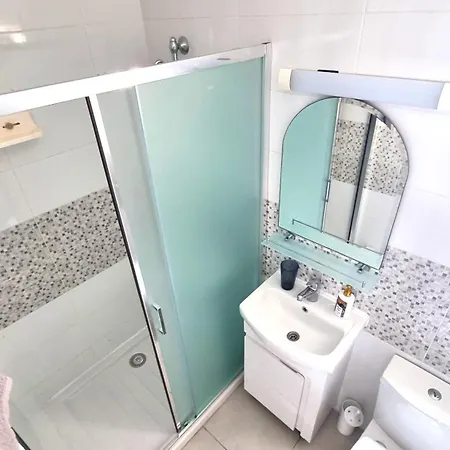 Stylish Studio - 2 Minutes From Kastella Beach Larnaca Exterior photo