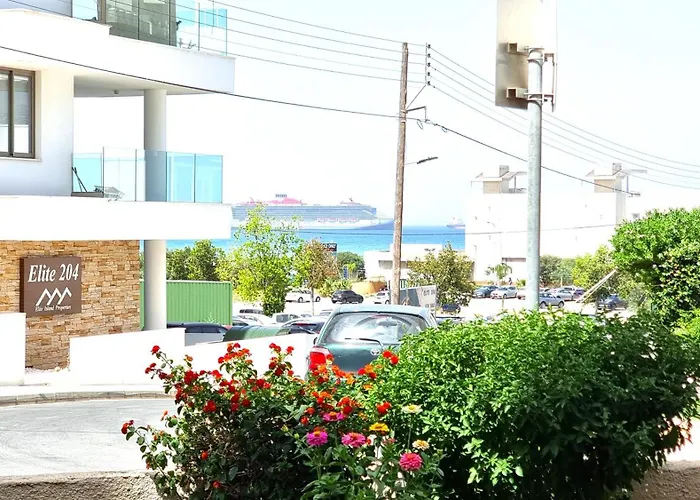 Stylish Studio - 2 Minutes From Kastella Beach