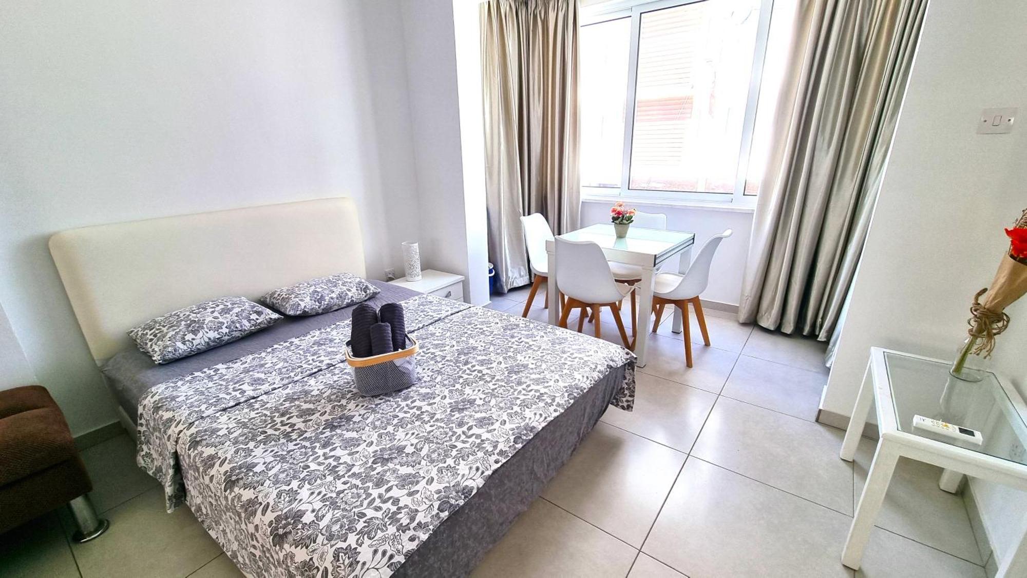 Stylish - 2 Minutes From Kastella Apartment Larnaca