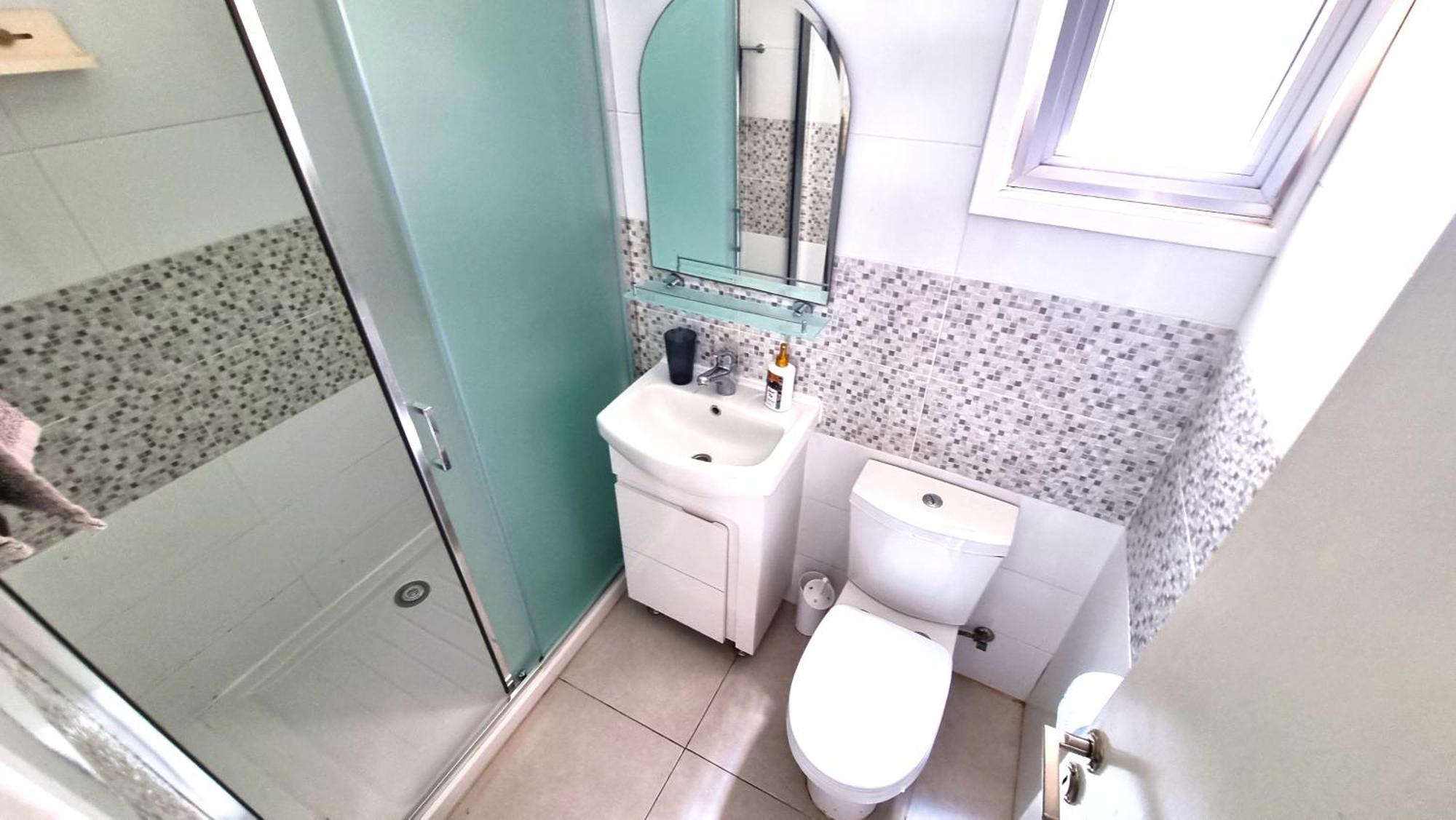 Stylish - 2 Minutes From Kastella Apartment